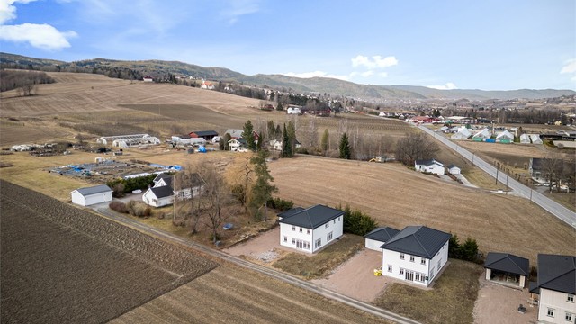Den flotte Liermarka ligger i nærheten med suverene turmuligheter hele året.