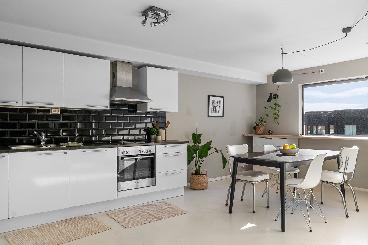 - En romslig selveierleilighet sentralt på Bønes -