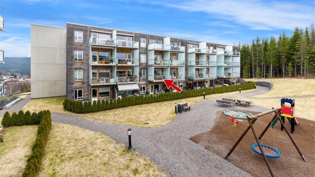 Velkommen til Laboratorieveien 37! En moderne 3 roms med fin planløsning, solrik balkong, garasjeplass m/el-bil lader, heis og godt med bodplass. Foto: Digit Media AS v/Jørgen Sørebø