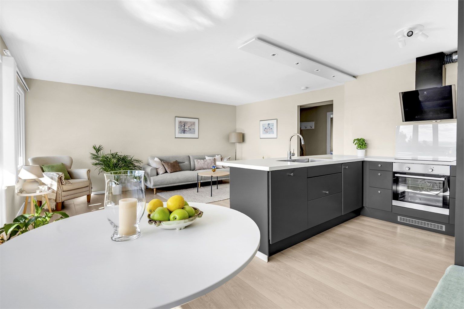 Velkommen til Konglefaret 45 - Presenteres av Eiendomsmegler Sarvajuthan Mahalingam v/Krogsveen! 