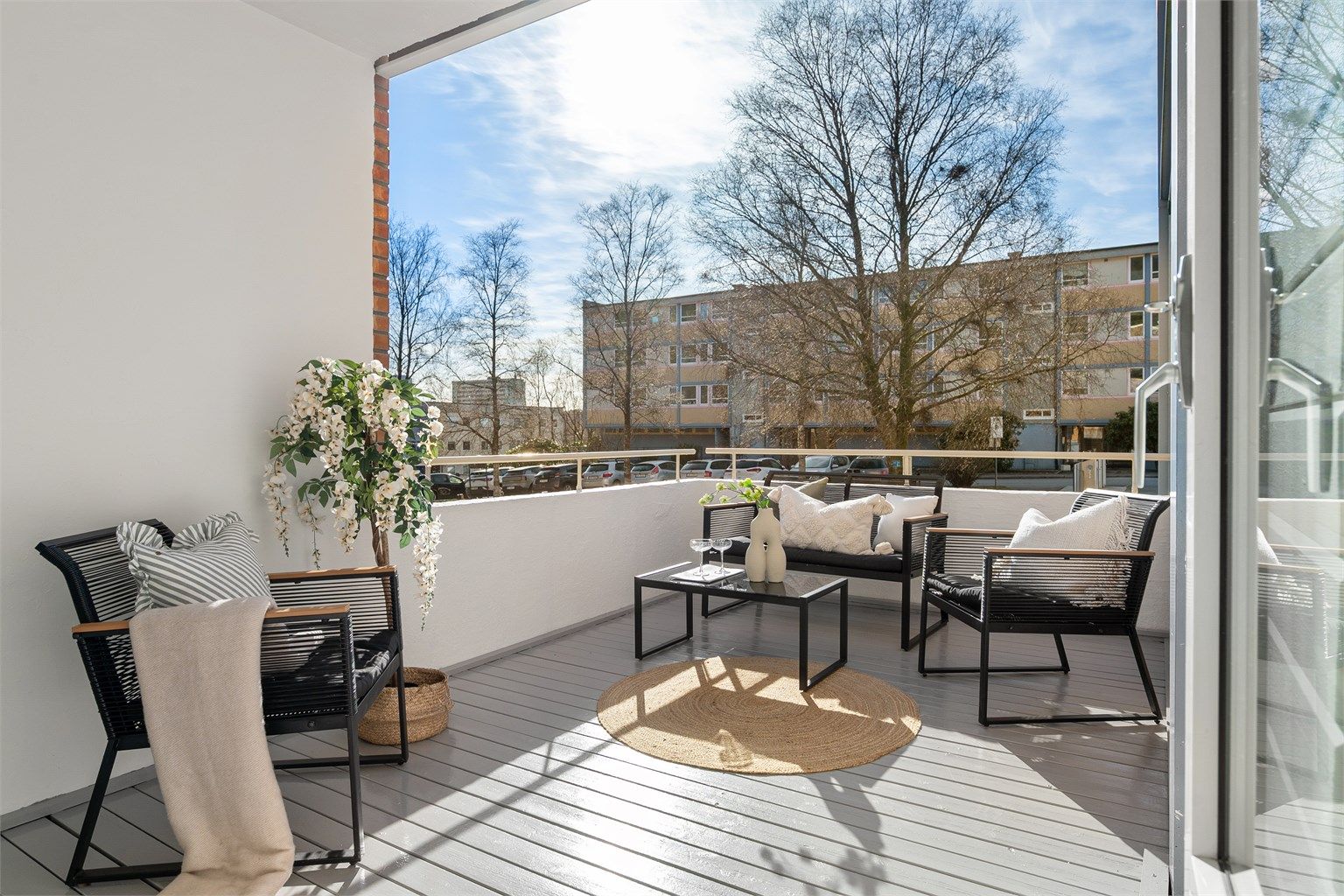 - Velkommen til Ortuflaten 40! -