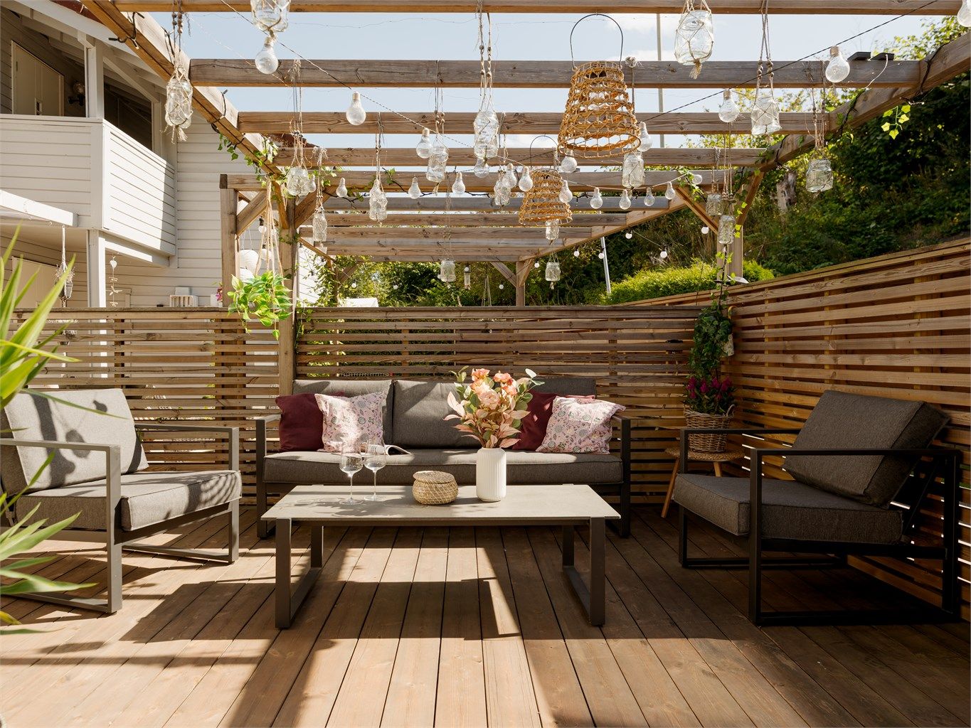 Velkomment til Ryenbergveien 52D - et tiltalende og familievennlig rekkehus over 2 plan med 80kvm terrasser. Foto: Tommy Larsen 