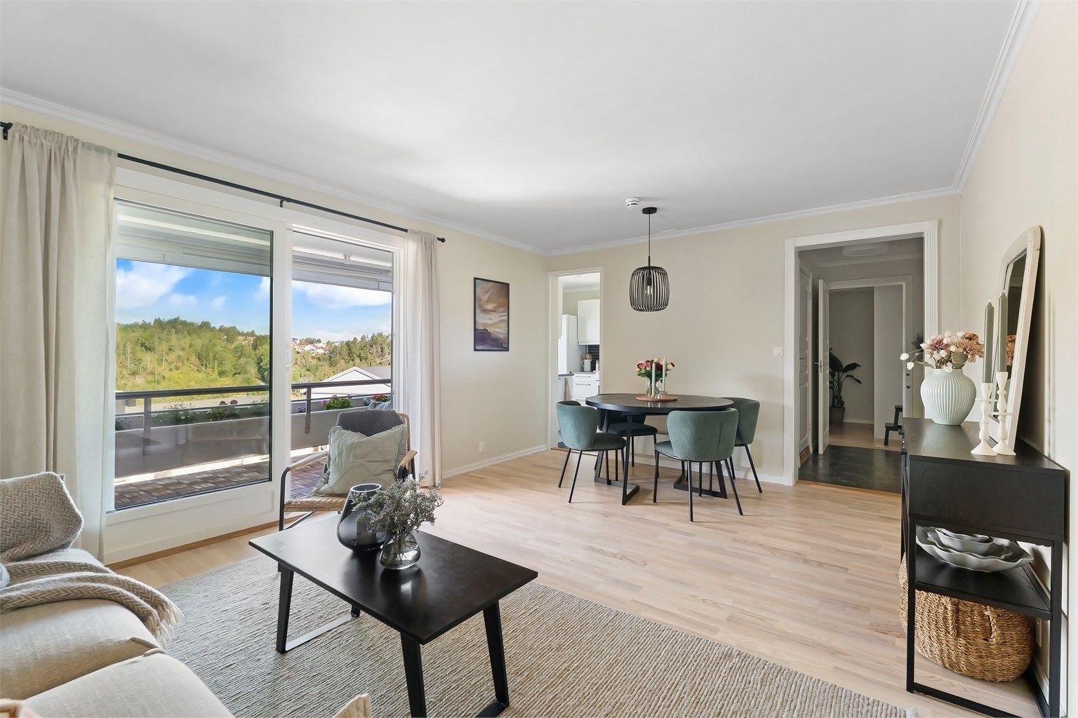 Velkommen til Nedre Toppenhaug 19 på Bærums Verk - Presentert av Ola Wee Ahlstrand v/Krogsveen Bekkestua