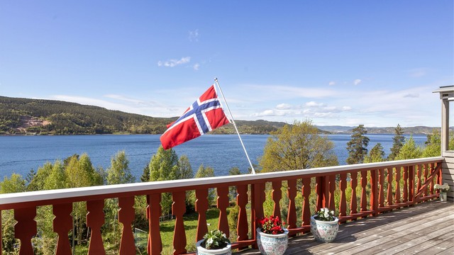 Nydelig fjordutsikt og meget gode solforhold