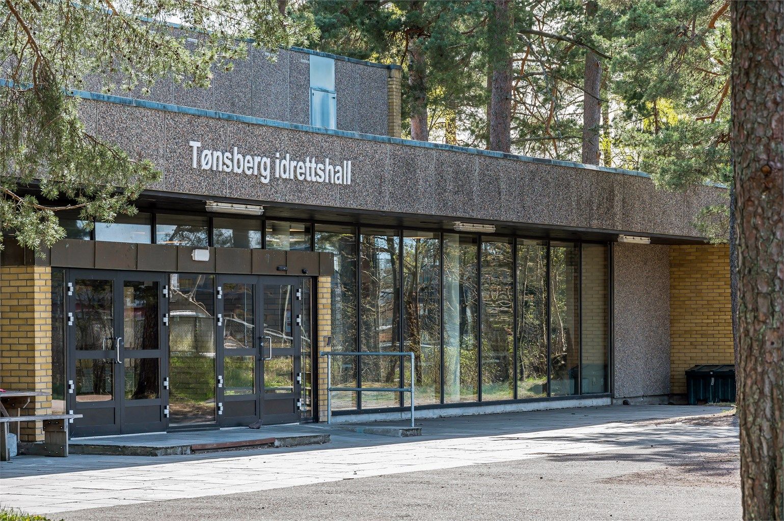 Tønsberg idrettshall og flere treningssentre er innen kort gangavstand.