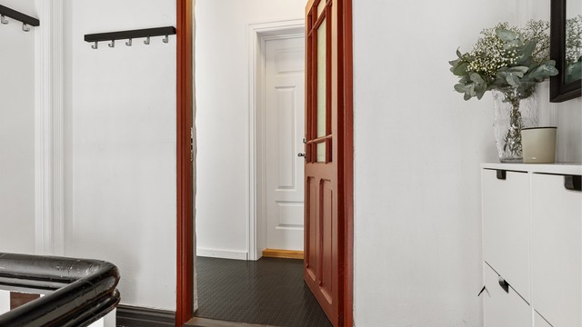 Entré med plass til oppbevaring av yttertøy og sko.