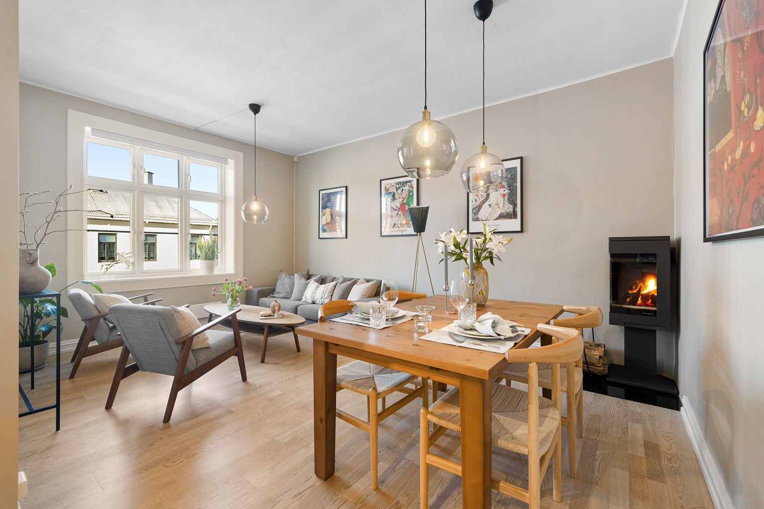 Velkommen til denne gjennomgående 2-roms leiligheten i hjertet av Torshov. Velkommen på visning!