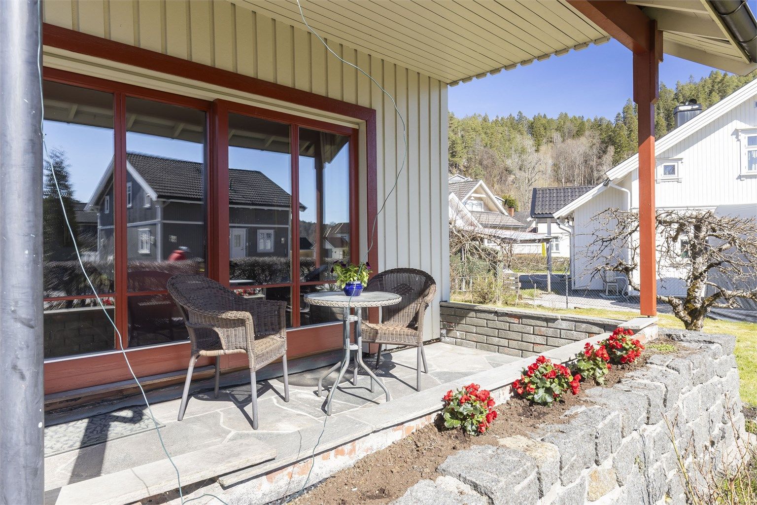 Koselig takoverbygget uteplass