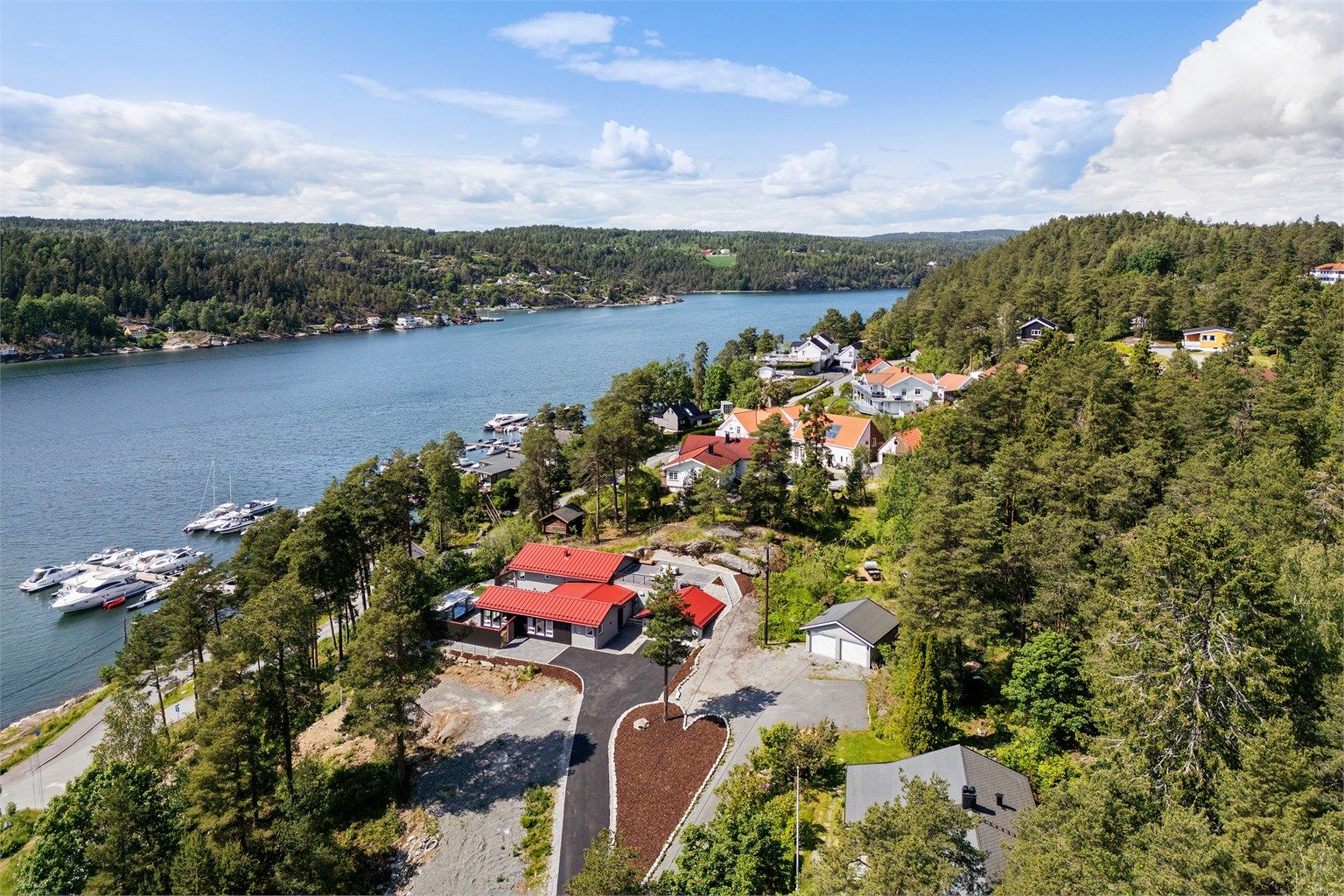 Rett ved Kjærnes marina