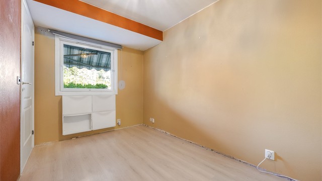 Soverommet har plass til dobbeltseng og garderobeløsning.