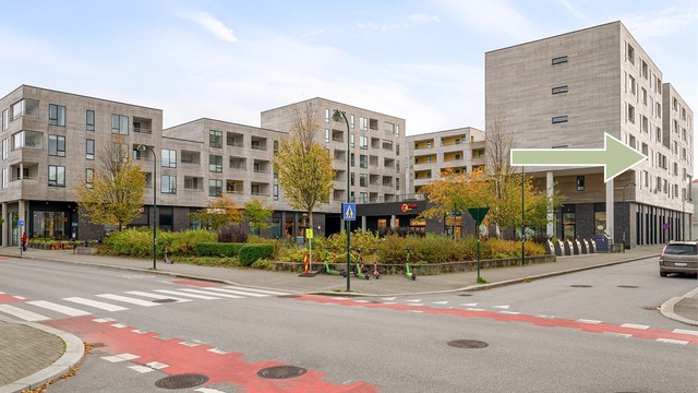 Leiligheten er plassert i byggets 3. etasje. Fast parkering i lukket anlegg.