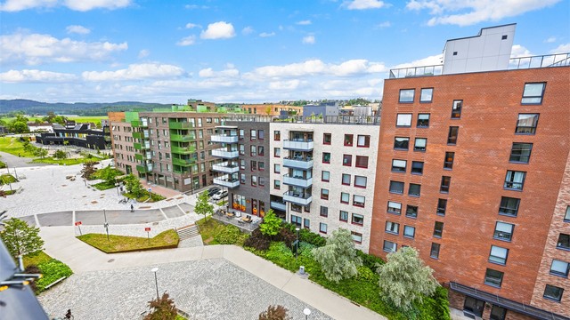 Området byr på en god blanding av moderne boligbebyggelse og grønne lunger.
