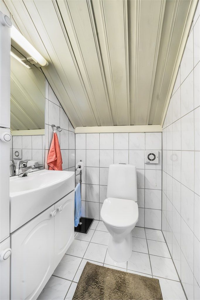 Wc i tilknytting til hovedsoverommet. 