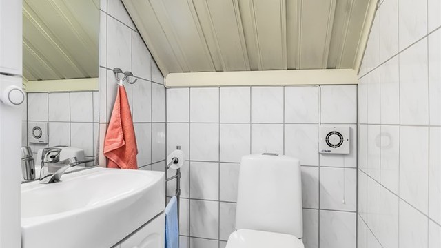 Wc i tilknytting til hovedsoverommet.