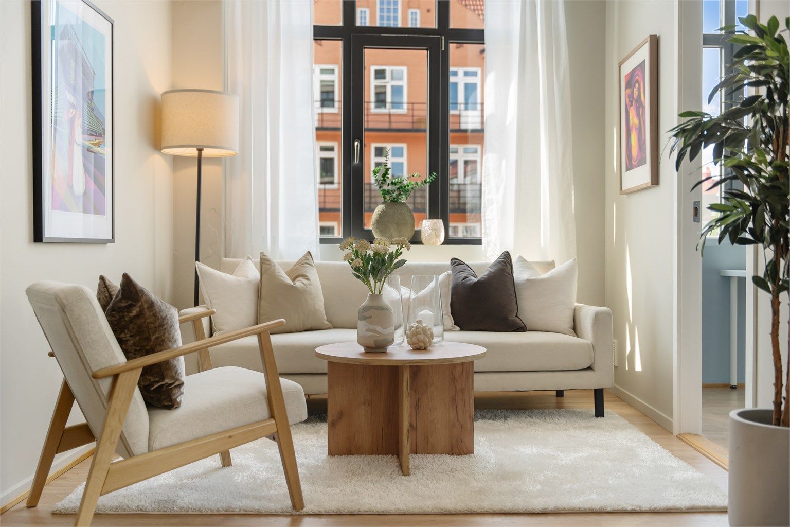 Velkommen til en stilren fabrikkleilighet i Konghellegata 8!