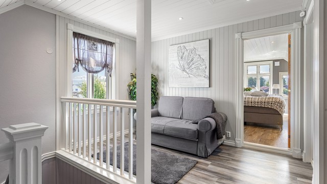 Downlights i himlingen. Adkomst til loftsluke.