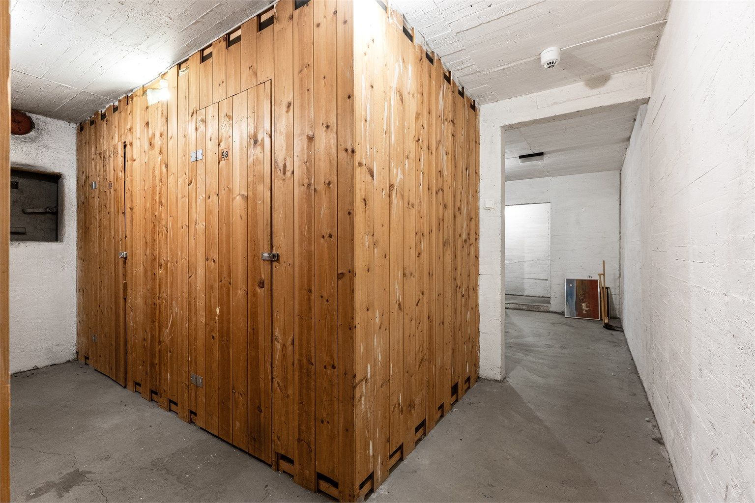 Leiligheten har en praktisk bod på 3 kvm i underetasjen