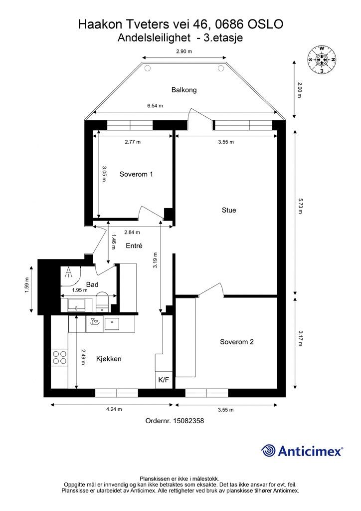 Leiligheten har en arealeffektiv planløsning med to soverom og adskilt stue/kjøkken. I tillegg disponeres to boder, én på loft og én i kjeller.