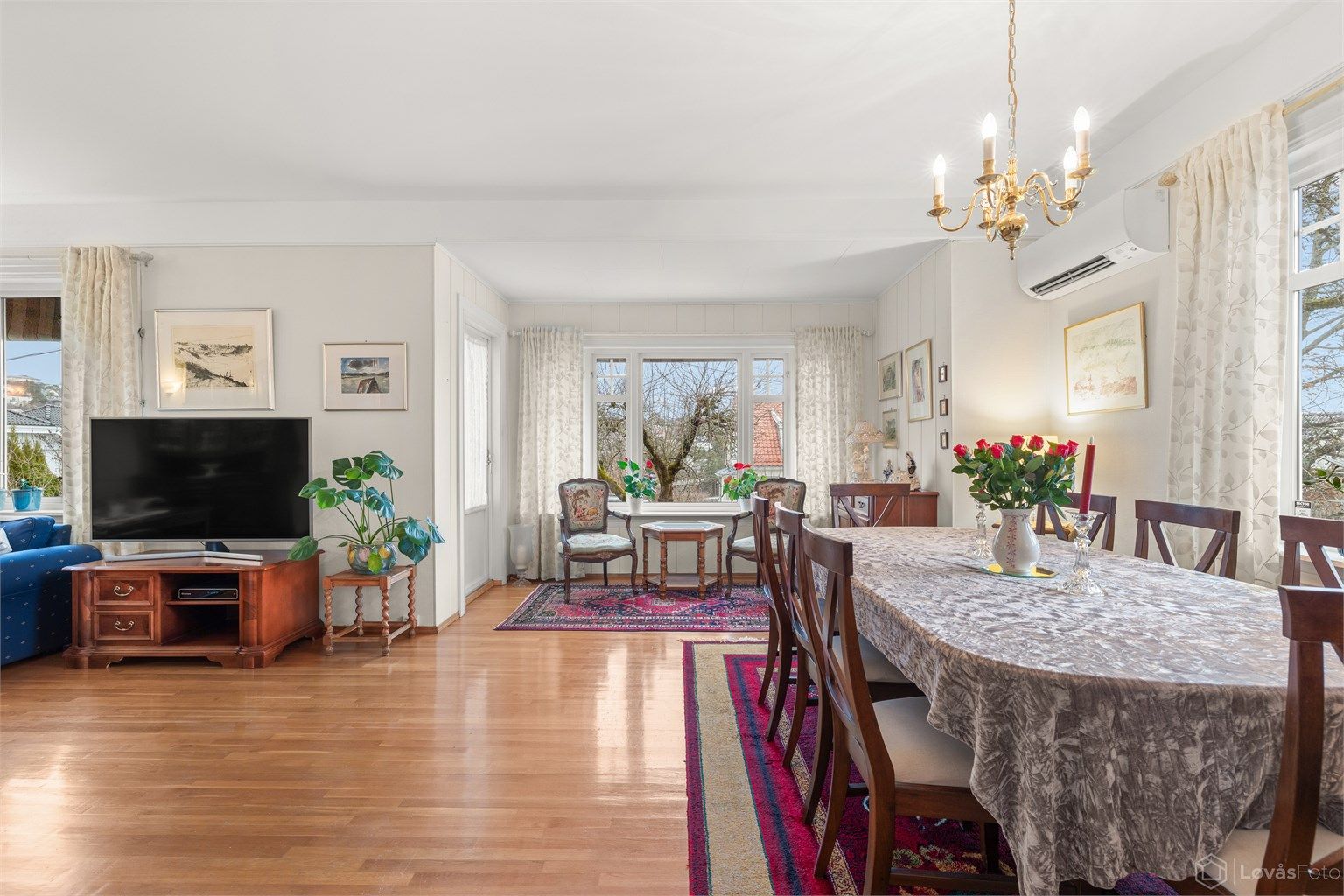 De fleste vinduene ble skiftet i 2017, og resterende vinduer er fra 2002. 