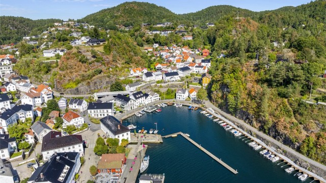 Tvedestrand er en sørlandsperle med en levende sentrumshavn, restauranter og nisjebutikker.