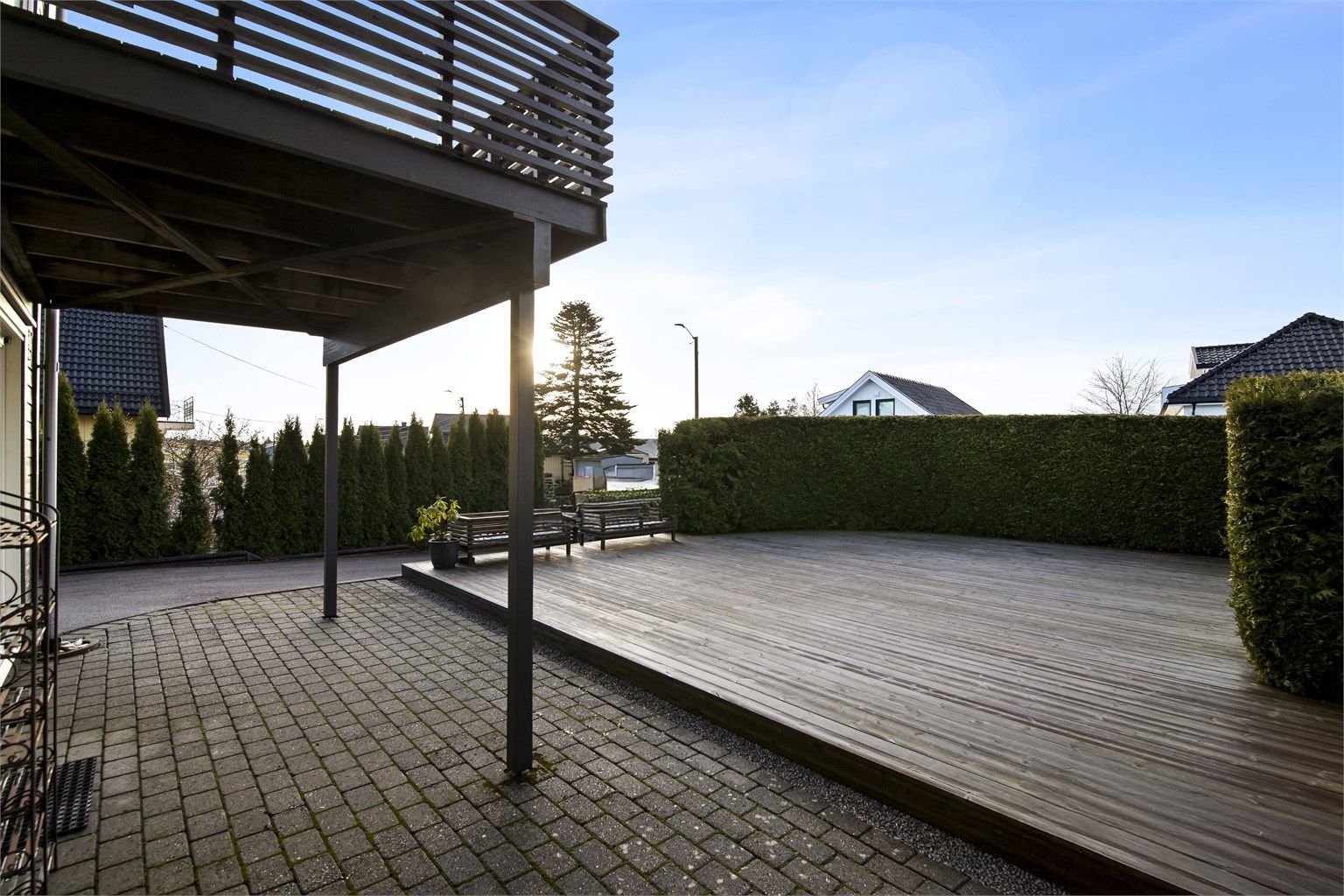 Her kan man nyte solen til langt utpå kvelden.