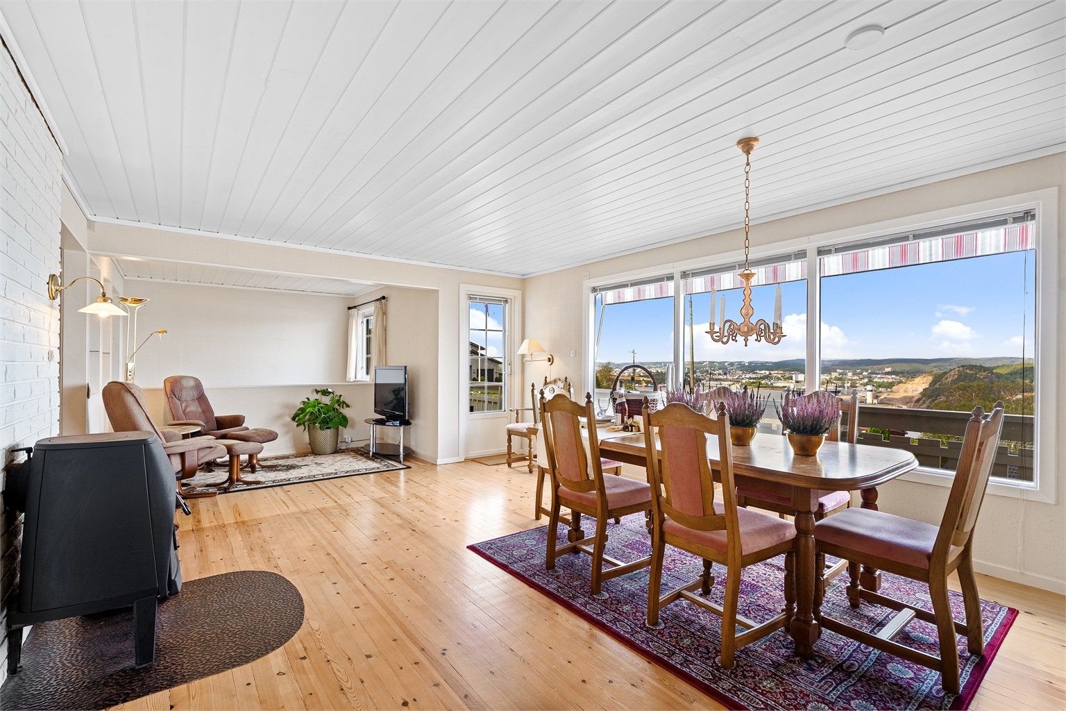 Stue med panoramautsikt