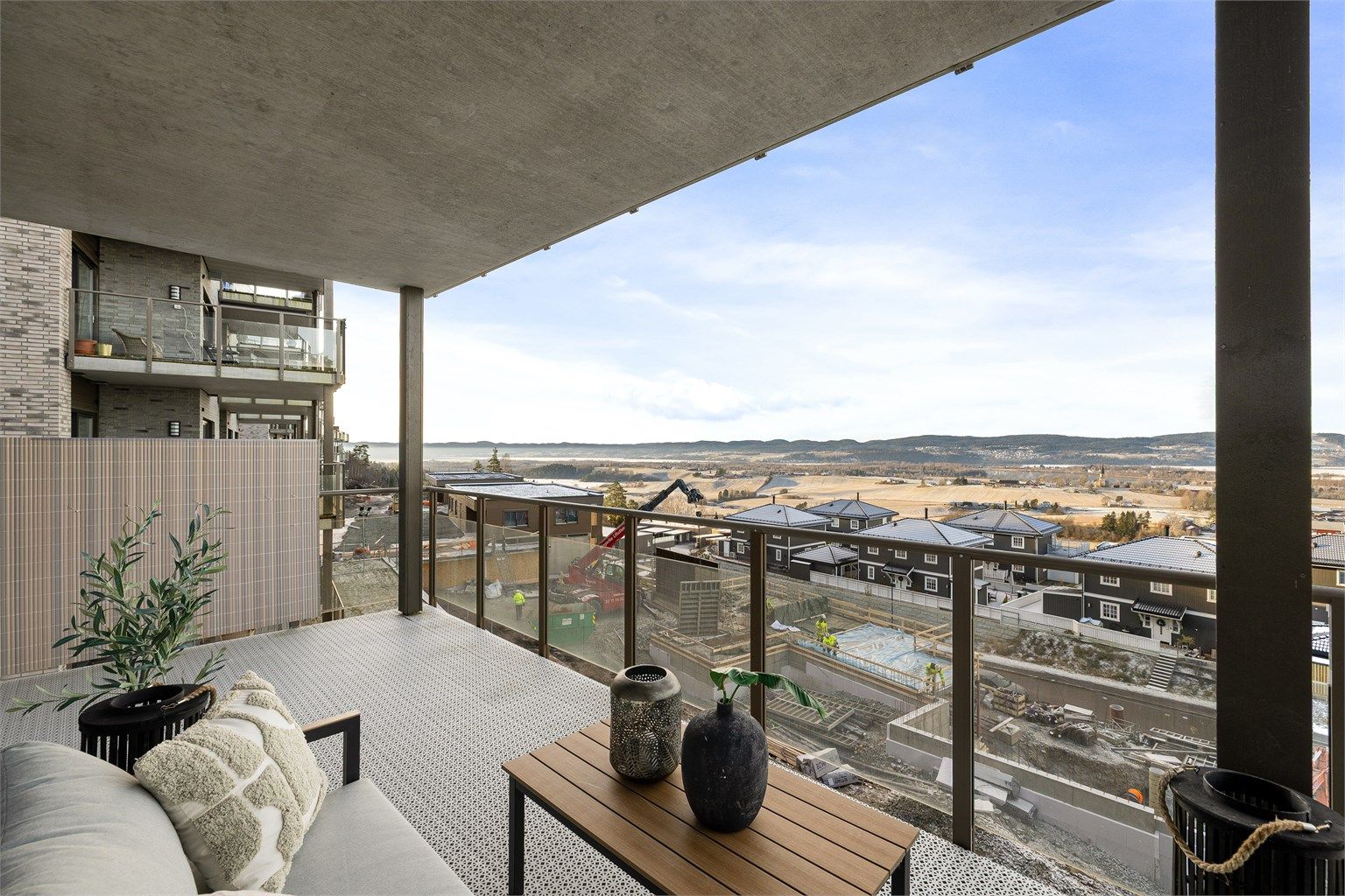 Eiendomsmegler Krogsveen v/Per Inge Hunvik ønsker velkommen til Trevaliglia 1!