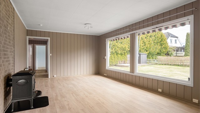 Nær samtlige rom i første etasje ble pusset opp i 2017. Nytt laminatgulv ble lagt i alle utenom våtrom.