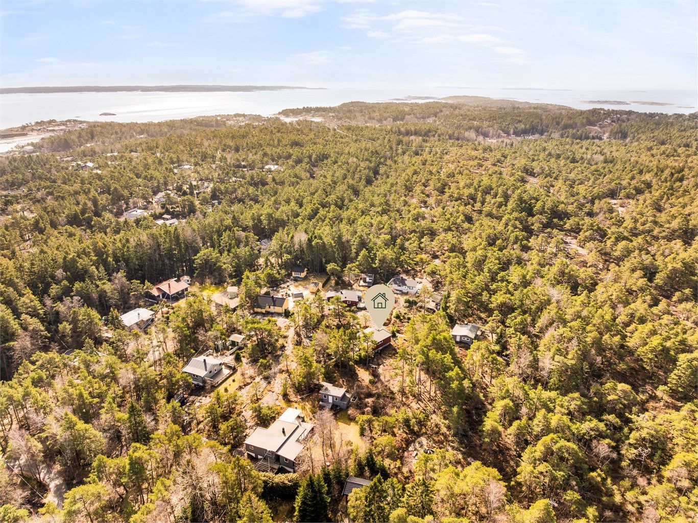 På Stensvikfjellet kan feriedagene tilbringes i fredfylte omgivelser ved sjøen, midt mellom Fredrikstad sentrum og Hankø.
Fotograf; Kristoffer Kristiansen.
