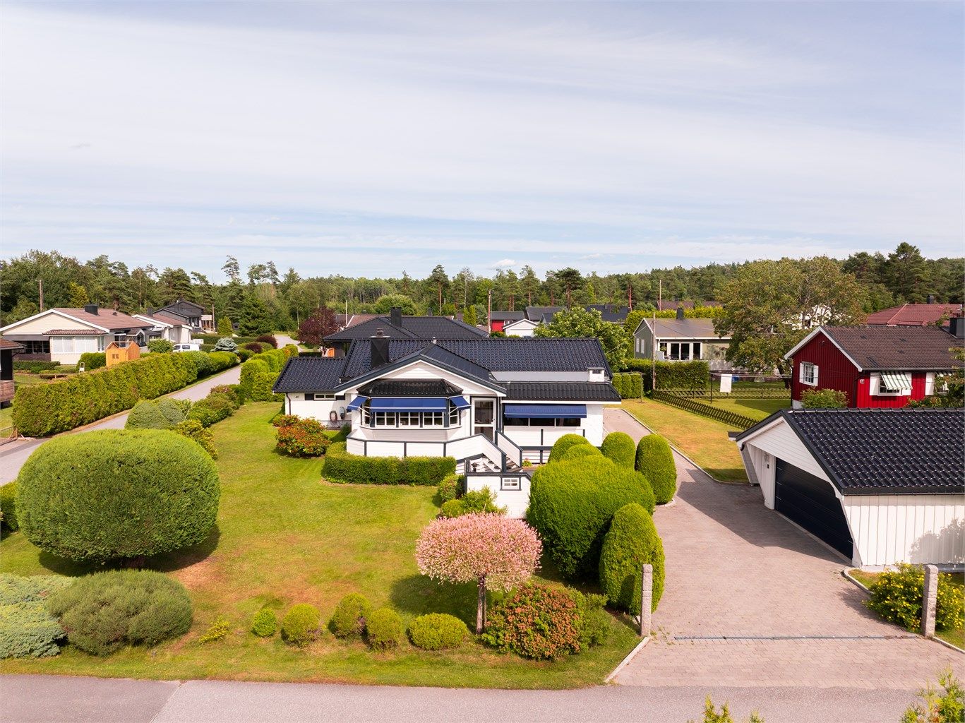 Slevik allé 40 presenteres av Jørgen Sande Johansen i Krogsveen. Fotograf; Kristoffer Kristiansen.