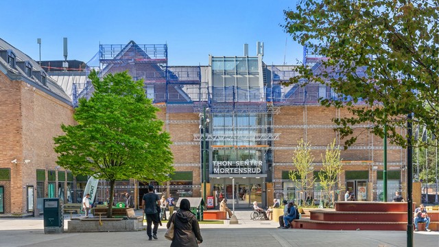 Senter Syd Mortensrud tilbyr et bredt utvalg av butikker og servicetilbud.