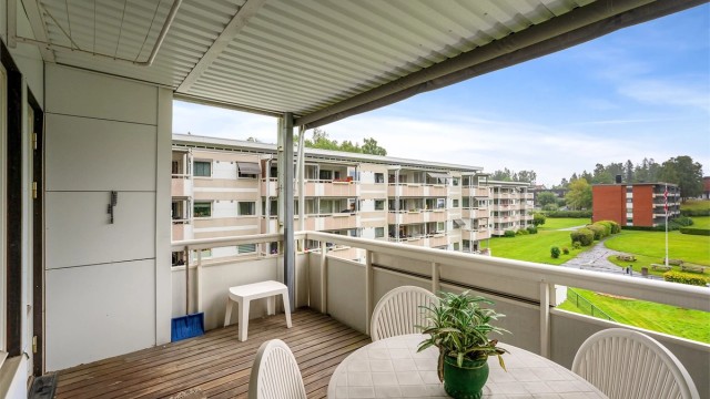 Fra stuen er det utgang til en balkong på 9 m² med utsikt over fellesarealene.
Foto: Zovenfra AS