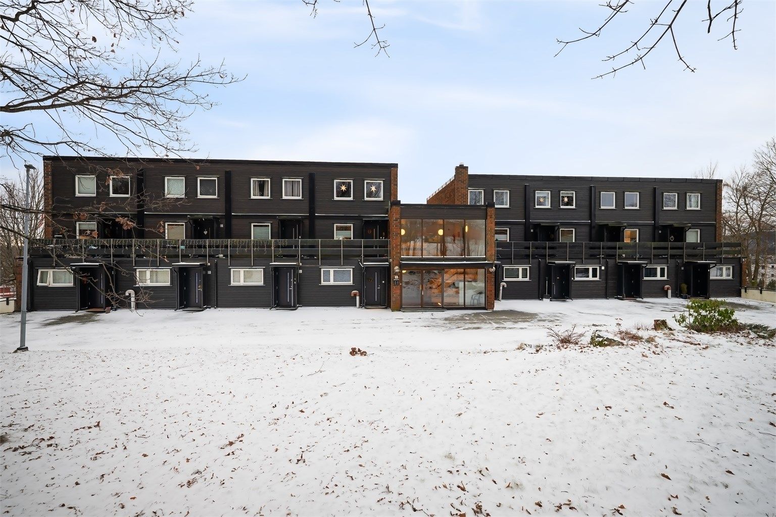 Dette er et barnevennlig område med nærhet til skoler og barnehager.