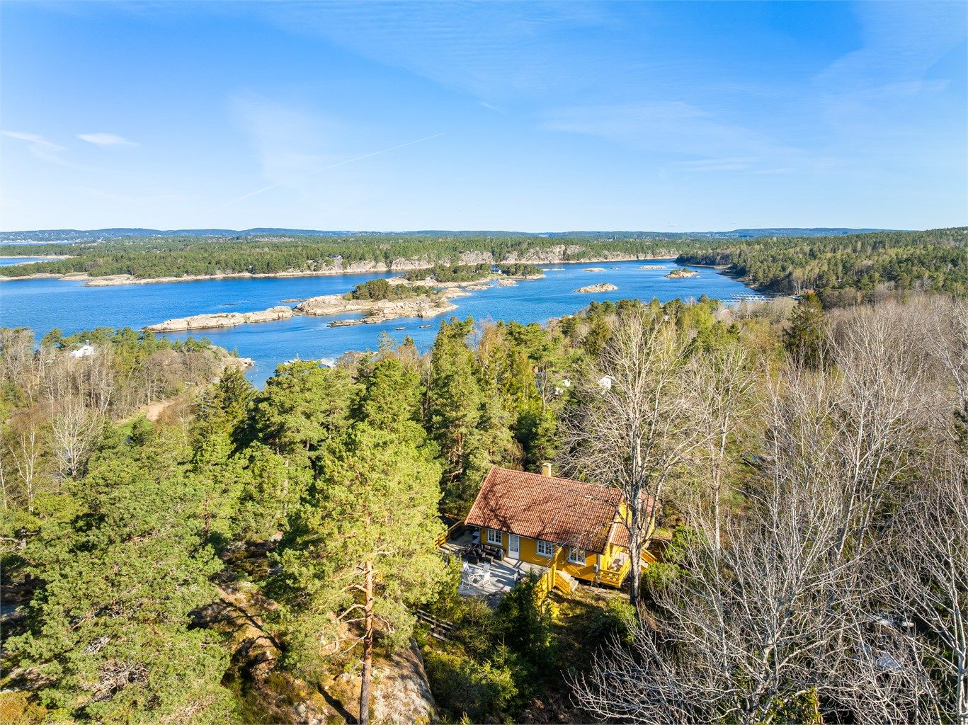 Mørvikveien 110 presenteres av Jørgen Sande Johansen og Raymond Bøhn i Krogsveen.