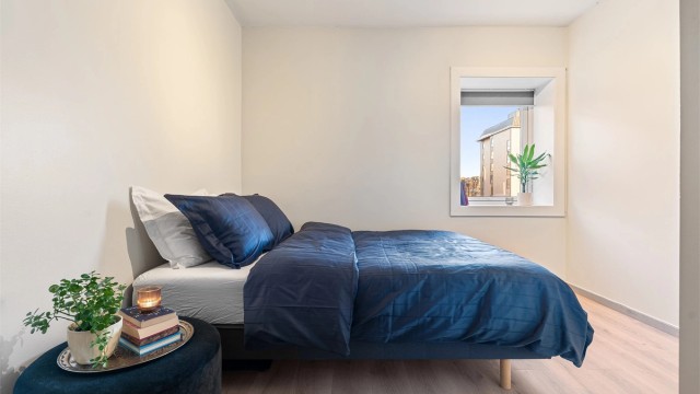 Soverom nummer to passer perfekt som barnerom, gjesterom eller kontor. Fleksibel løsning etter behov.