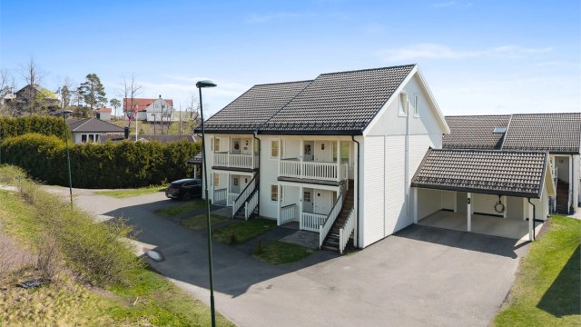 Leiligheten befinner seg i et veletablert område.