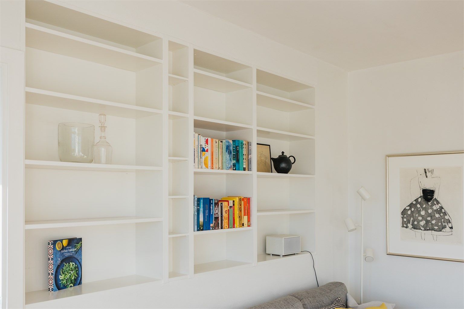 Planløsningen utnytter hver kvadratmeter godt, og gir boligen en romfølelse som gjør at den oppleves større enn sine 36 kvm.