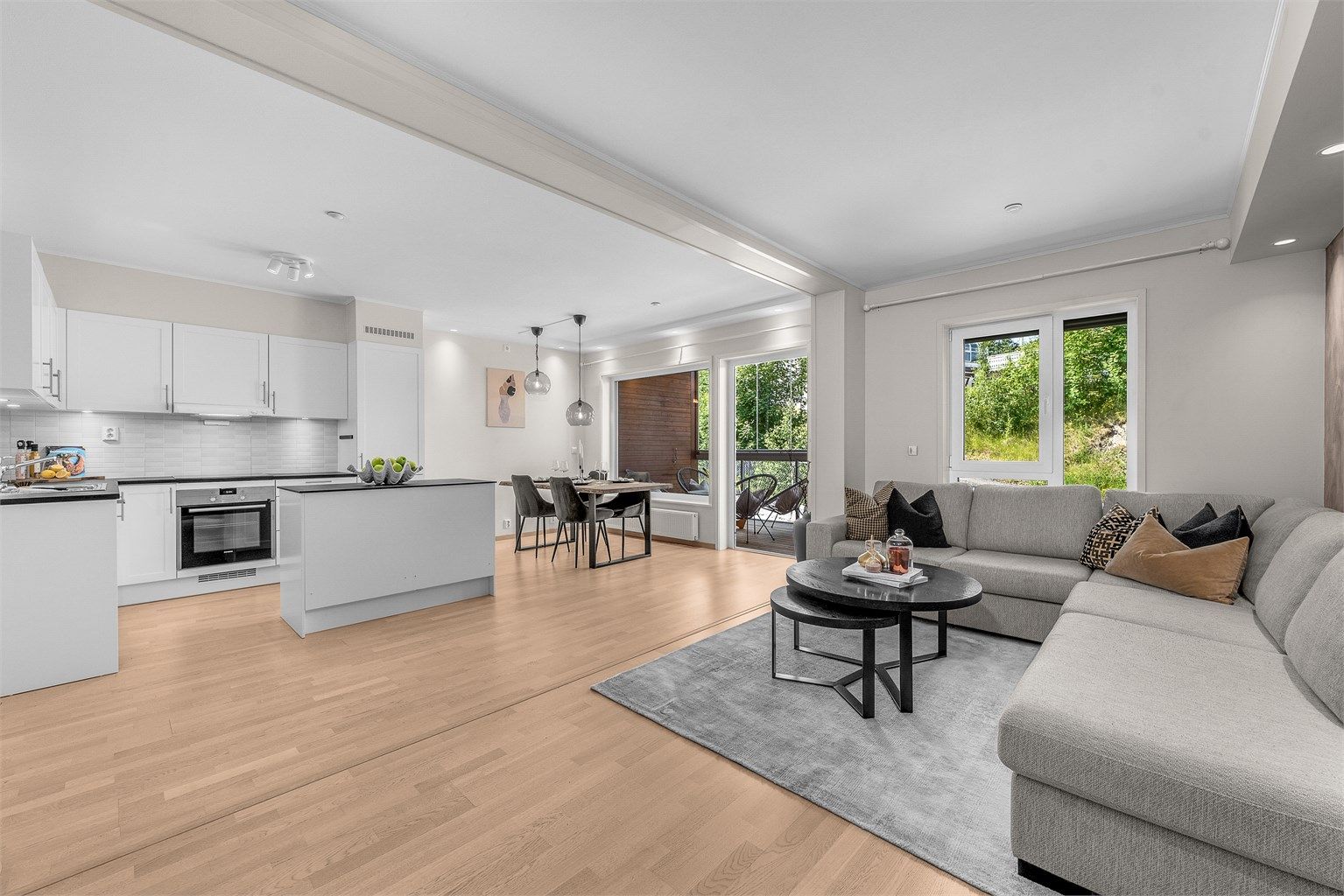 Velkommen til Fraunaveien 1A - Presentert av Alice U. Lundberg v/ Eiendomsmegler Krogsveen 