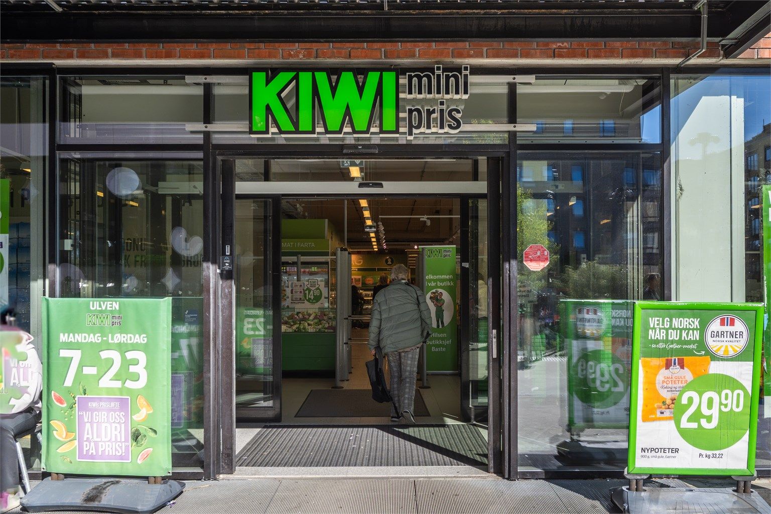 Kiwi Ulven ligger kun tre minutters gange fra leiligheten.
