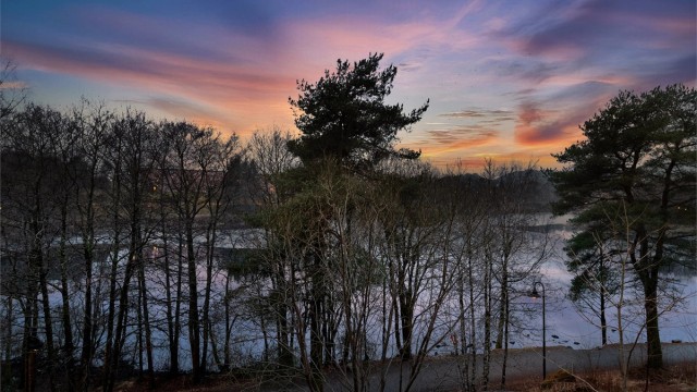 - På de fineste dagene kan man nyte nydelig kveldshimler -