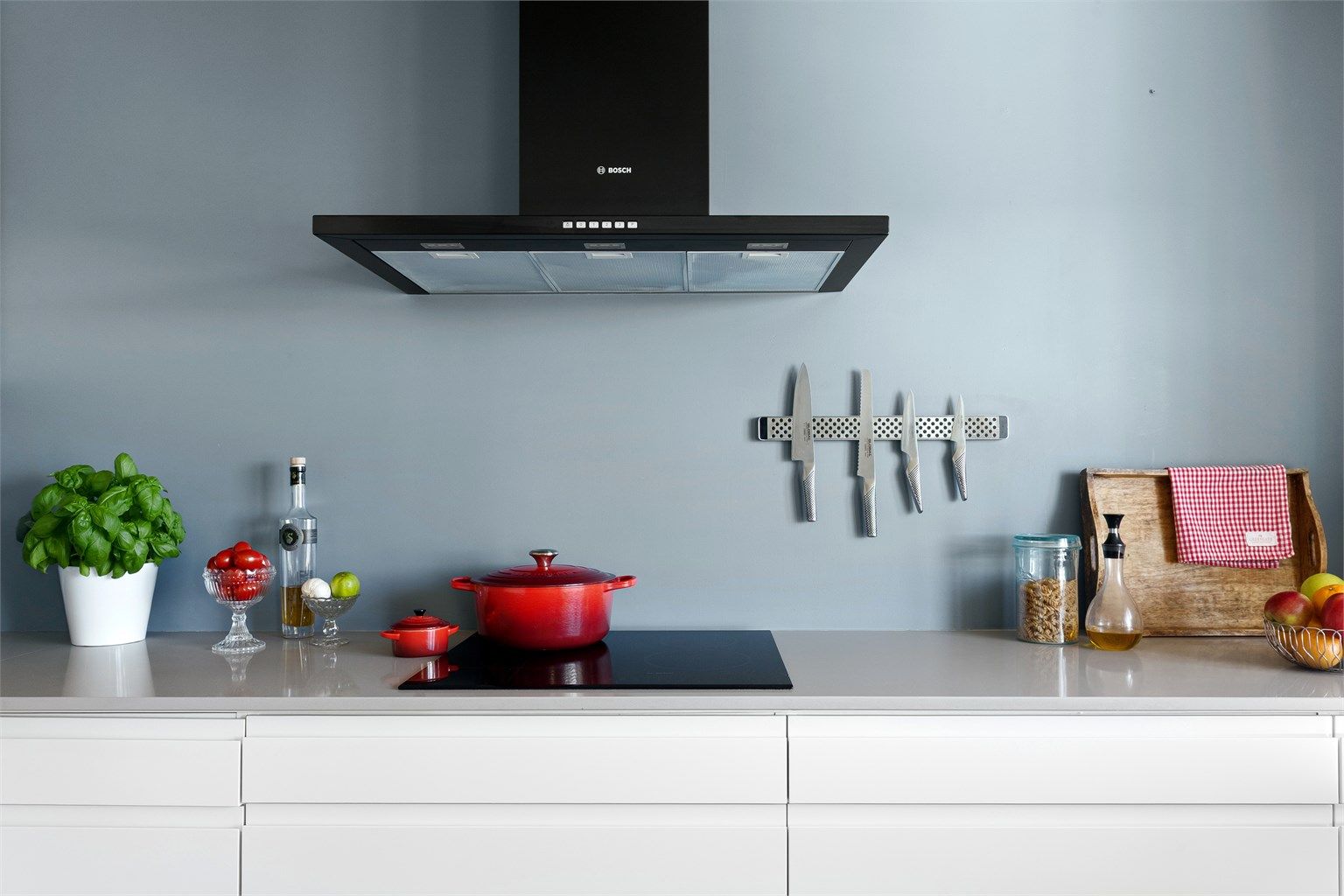 Mekanisk vegghengt ventilator med avtrekk ut yttervegg.