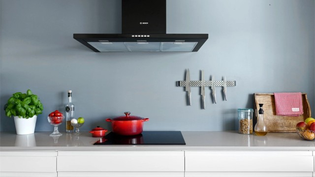 Mekanisk vegghengt ventilator med avtrekk ut yttervegg.