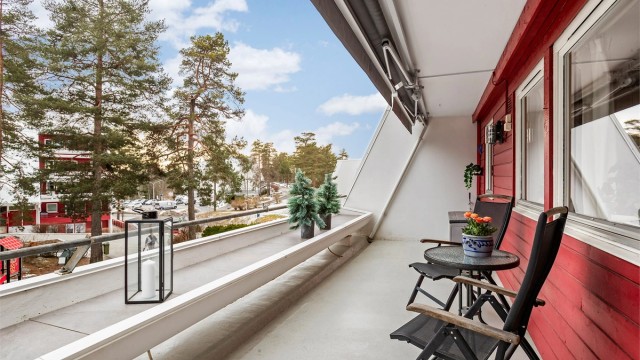 Nyere og todelt motorisert markise for de varmeste dagene