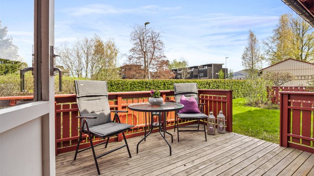 Østvendt terrasse med adkomst fra soverom 2
