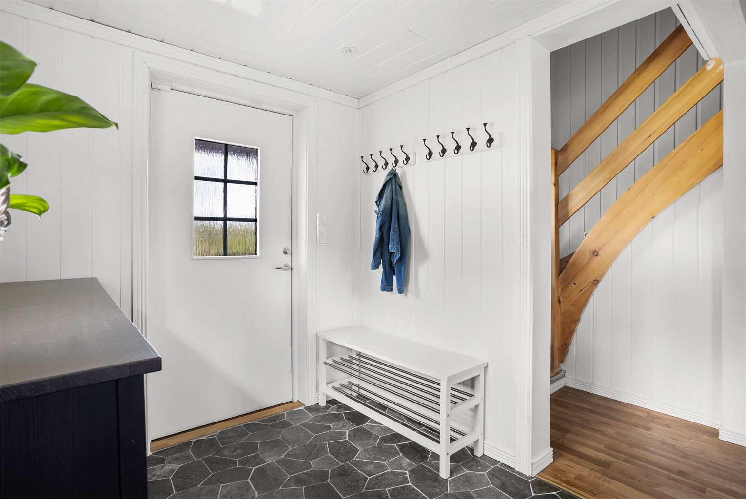 Inngangsparti i boligens gang. Velkommen inn! 