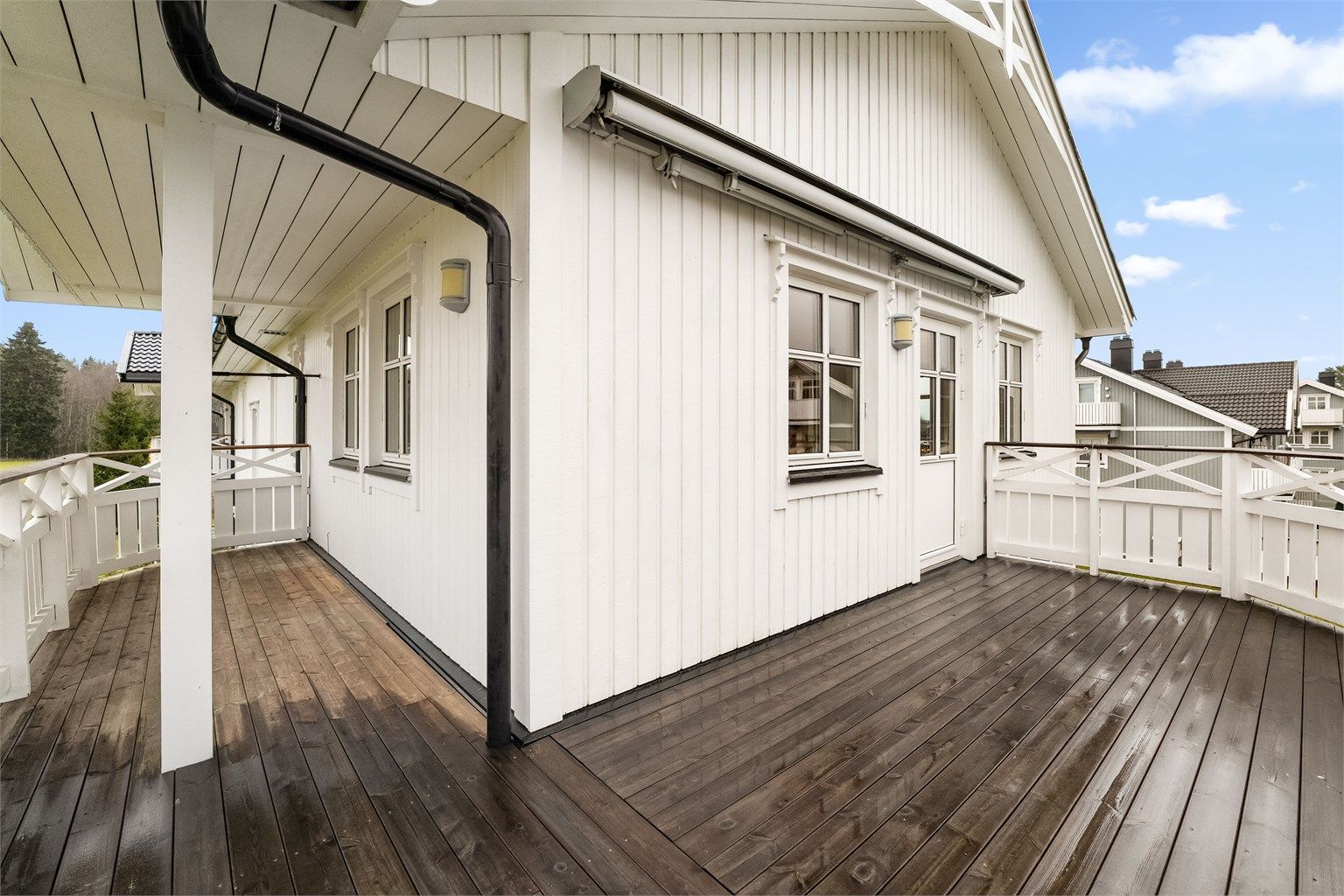 Flott stort balkongområde med god plass.