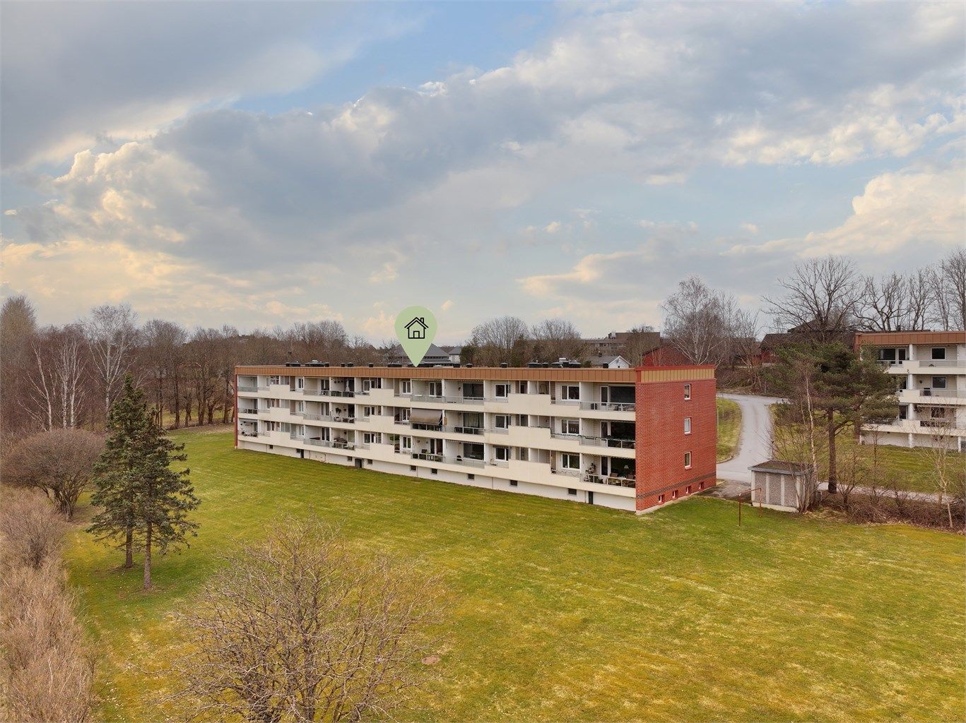 Velkommen til Alf Prøysens vei 6B! Leiligheten presenteres av Jørgen Sande Johansen i Krogsveen. Fotograf; Kristoffer Kristiansen.