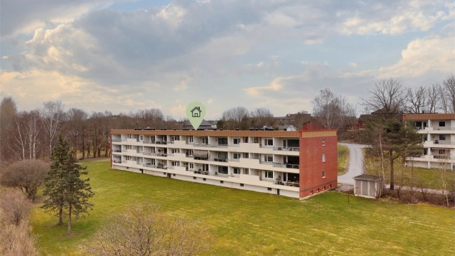 Velkommen til Alf Prøysens vei 6B! Leiligheten presenteres av Jørgen Sande Johansen i Krogsveen. Fotograf; Kristoffer Kristiansen.