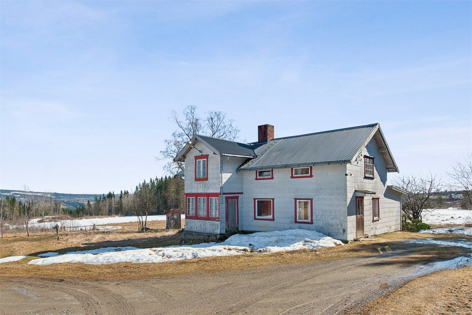 Våningshuset anses som kondemnabelt. 