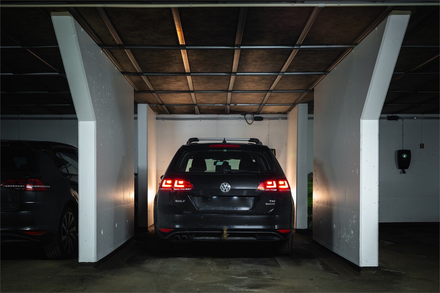 Det medfølger en parkeringsplass i oppvarmet garasjeanlegg, merket med H7.